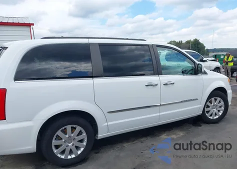2016 Chrysler Town & Country Touring z USA, uszkodzony, nr VIN 2C4RC1BGXGR222379